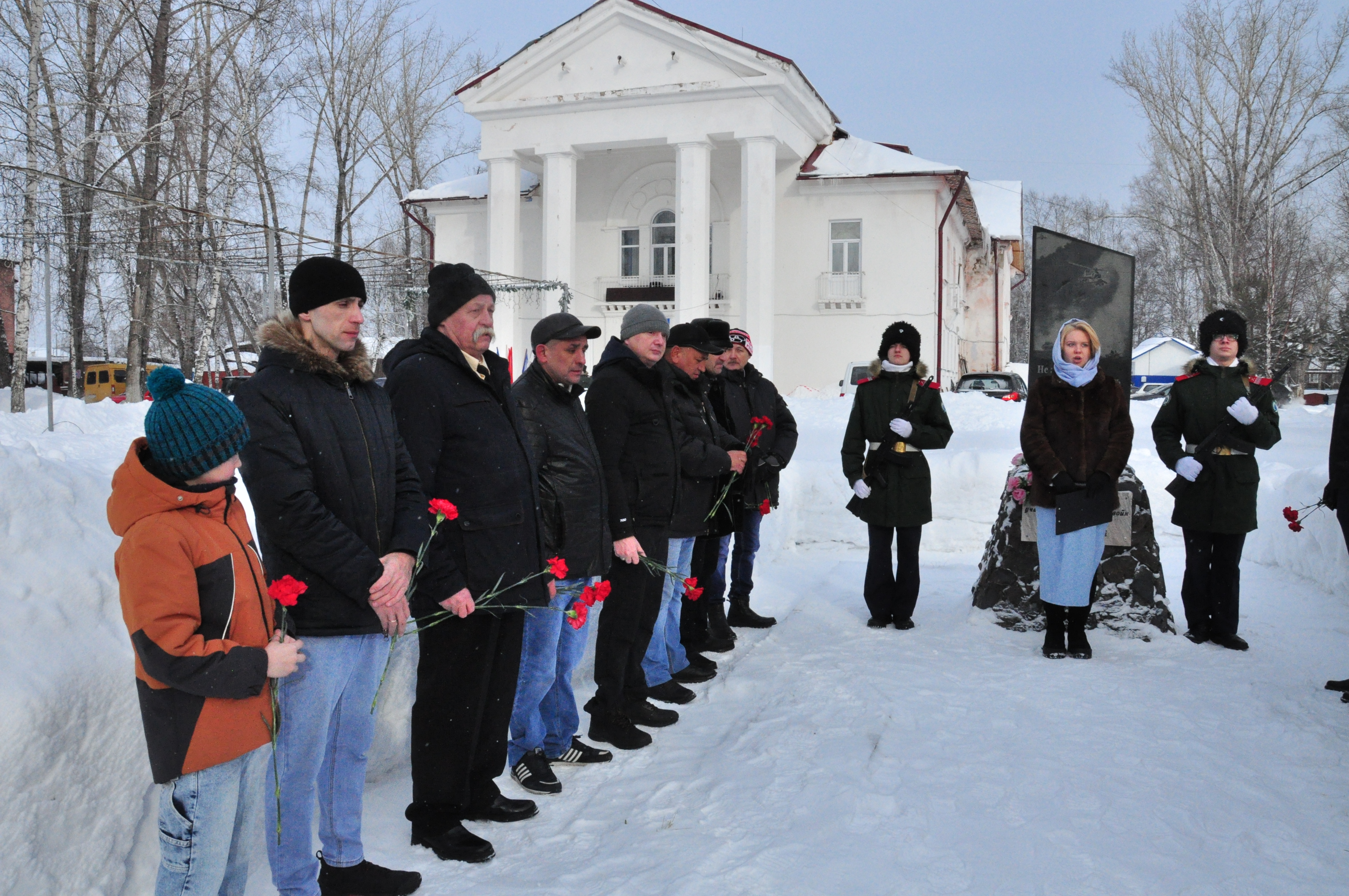 В Енисейском районе в восьмой раз прошёл патриотический фестиваль “Во имя павших, во славу живым!”.