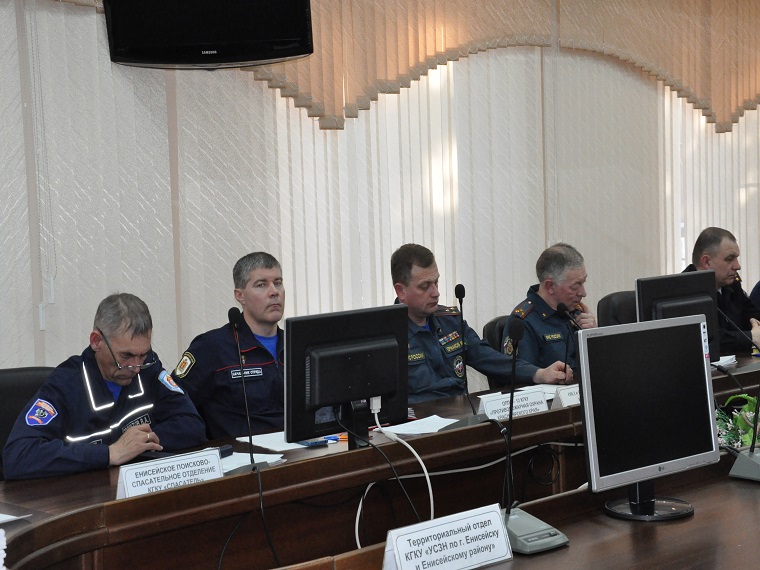 В Енисейском районе готовятся к пожароопасному и паводкоопасному периодам.